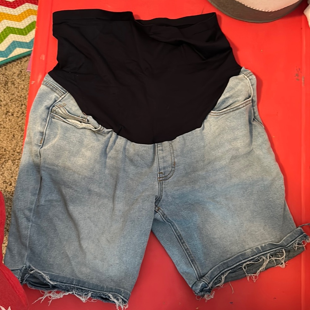 Maternity Bermuda shorts